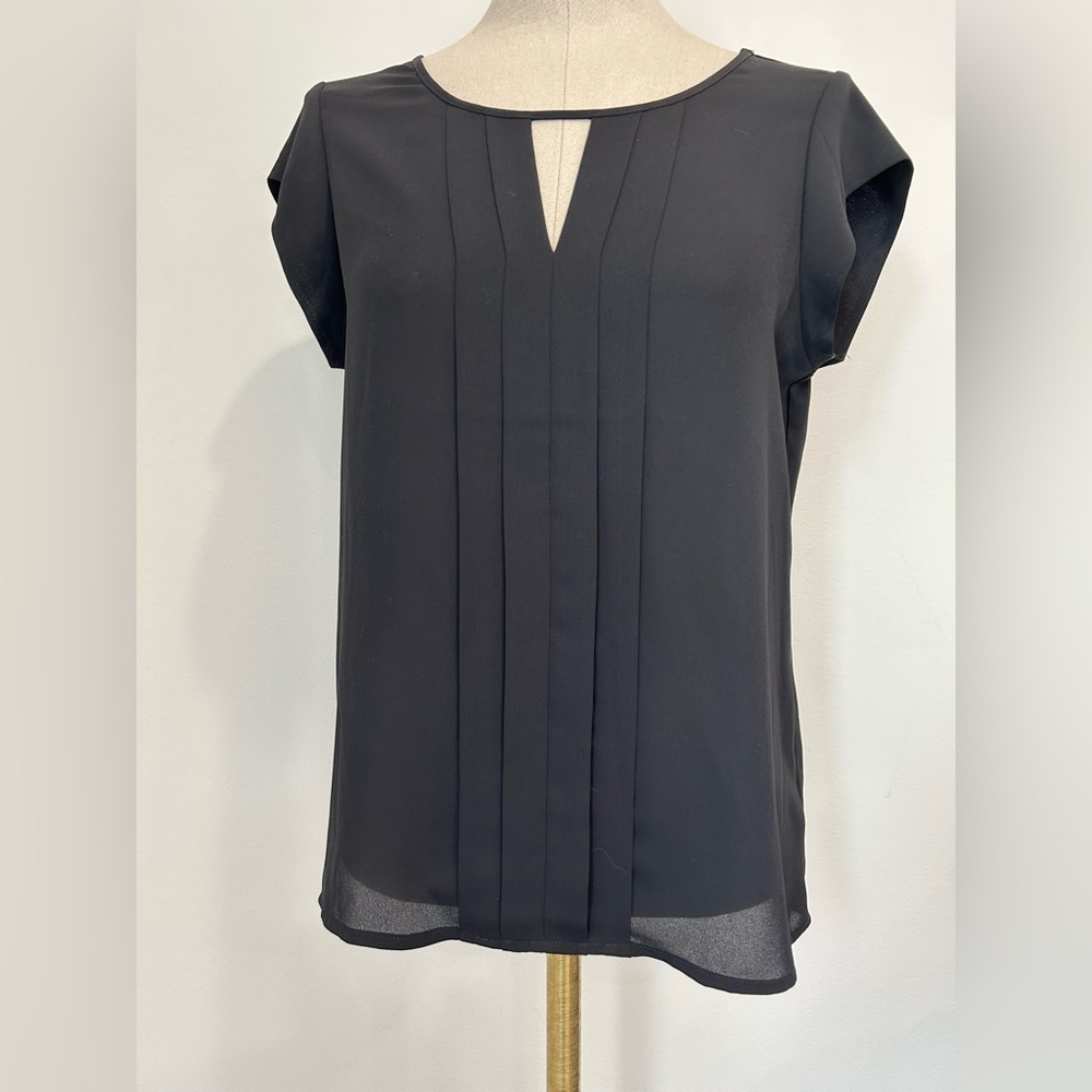EXPRESS - Pleated Front Short Sleeve Blouse Size XS